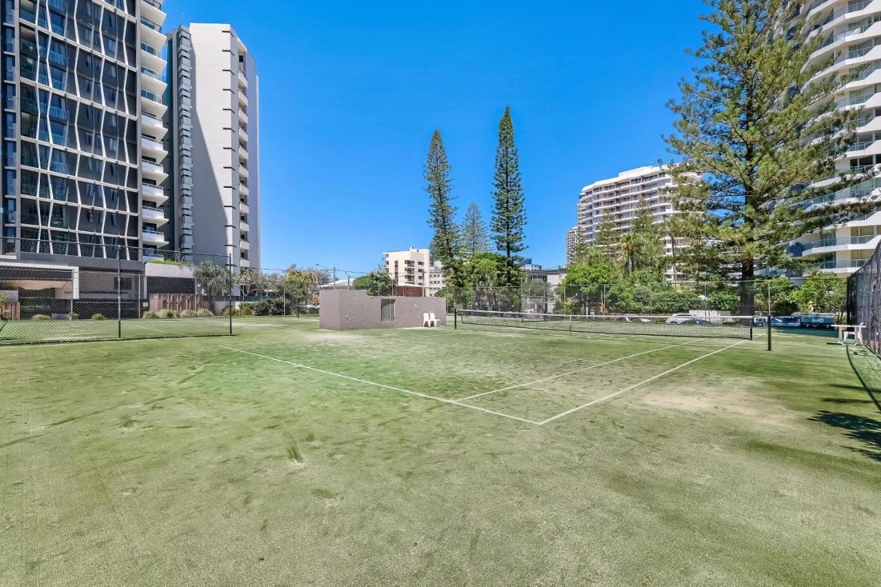 Surfers Century Oceanside Apartments Gold Coast Luaran gambar