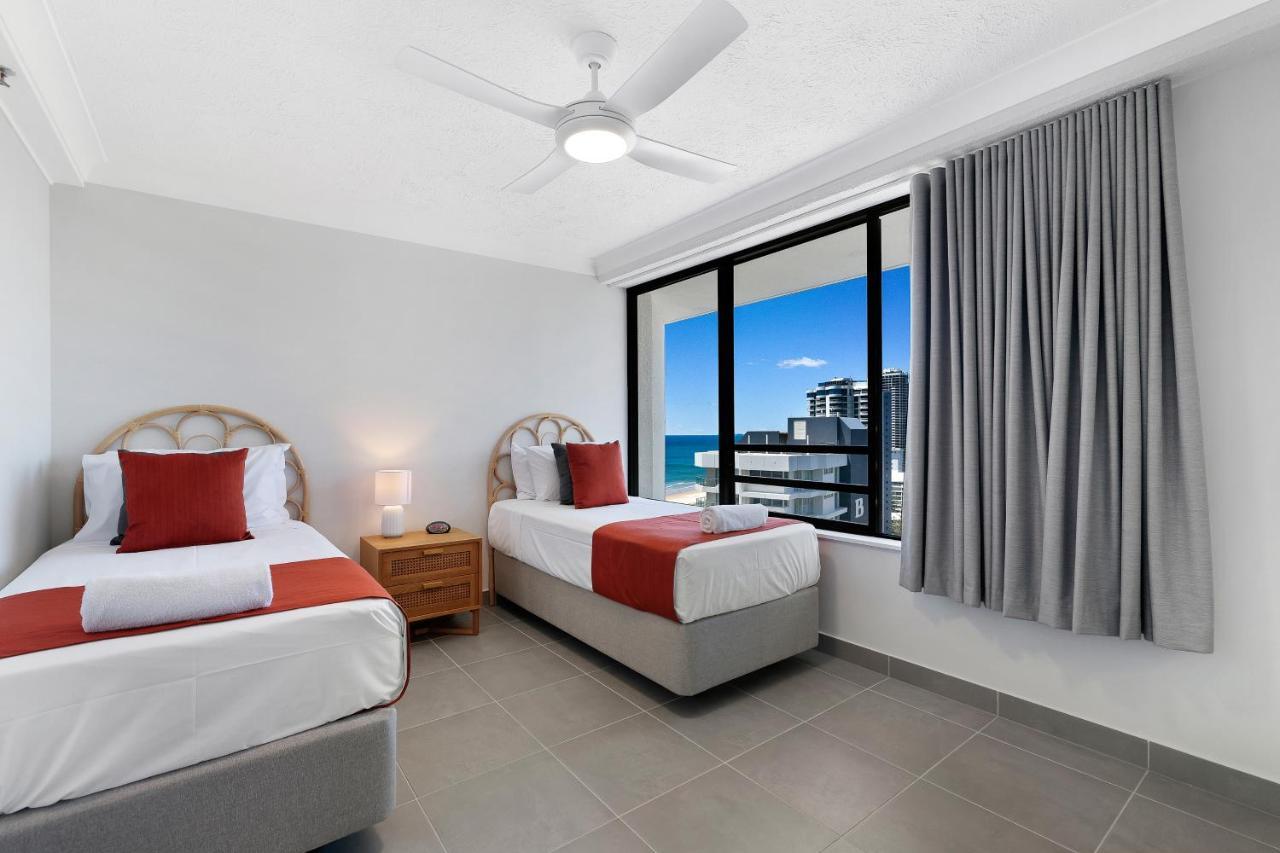 Surfers Century Oceanside Apartments Gold Coast Luaran gambar