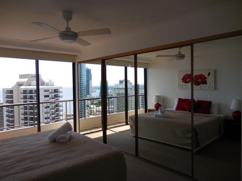 Surfers Century Oceanside Apartments Gold Coast Luaran gambar